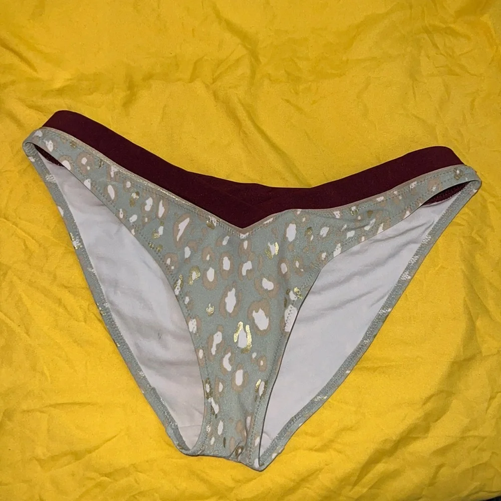H&M Bikini Top Size 10 &  Bikini Bottom Size 6.  New with tag.